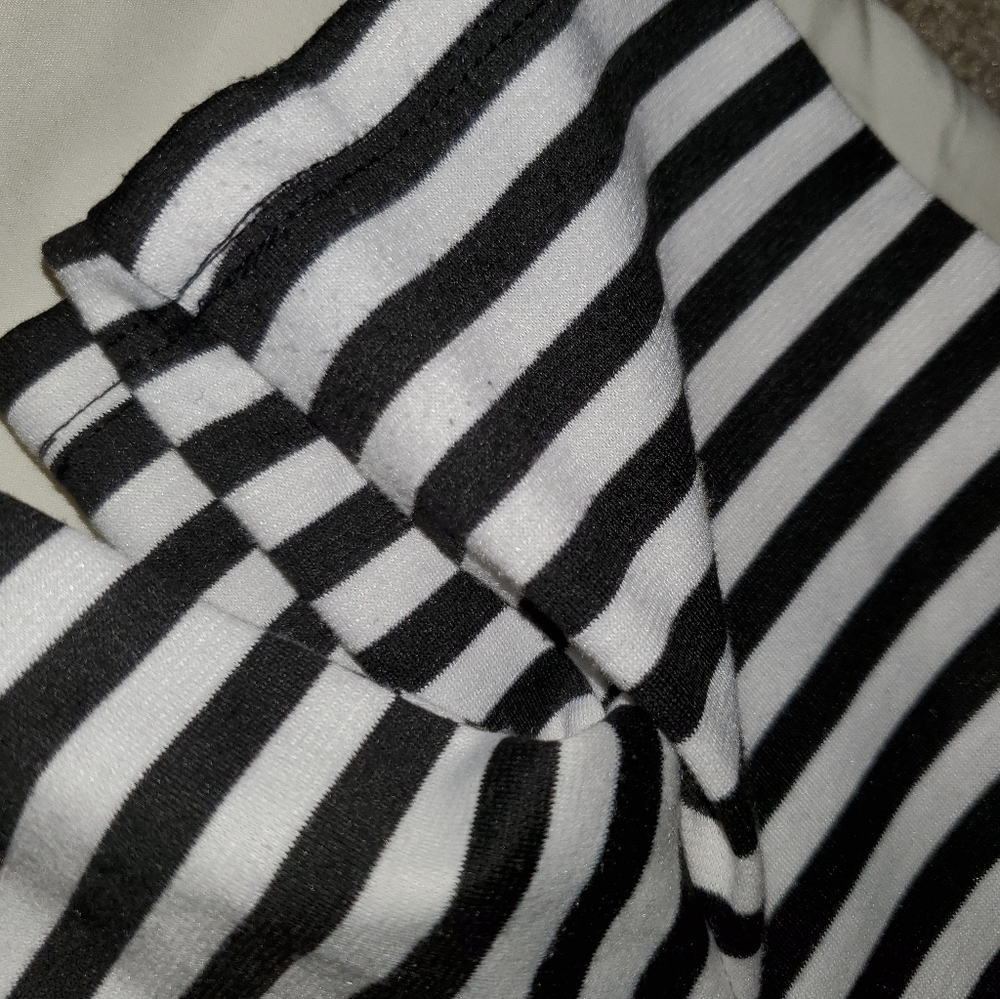Cropped Short Sleeve Jacket - Picture 4 of 6